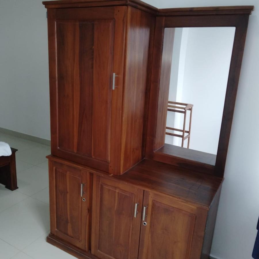 Catamaran6 Guest Inn Тринкомале Екстериор снимка